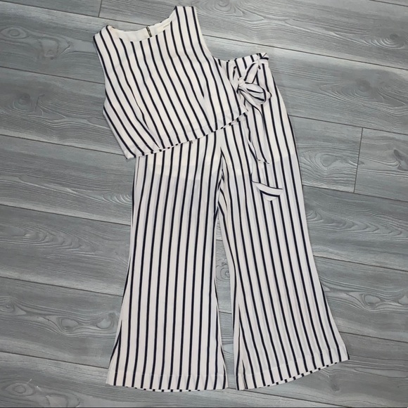 2-Piece Set - Picture 2 of 10